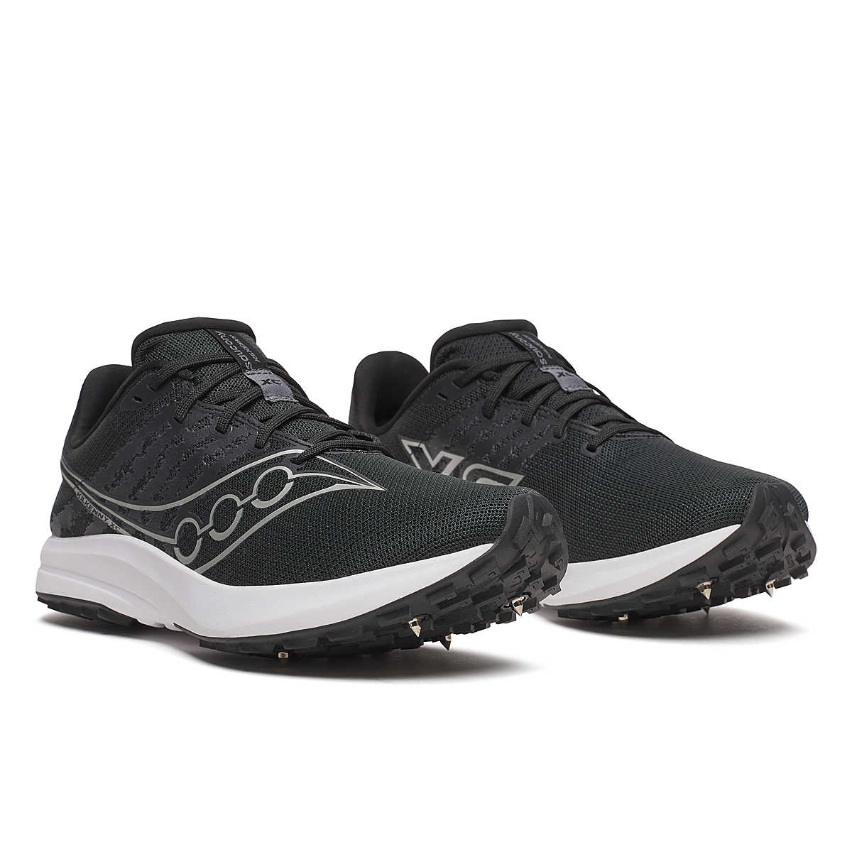 Saucony Kilkenny XC 10 in Black/White – lateral view.