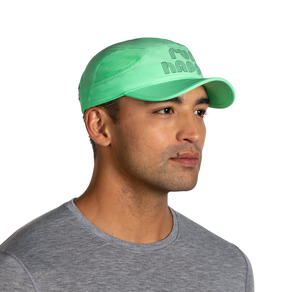 Unisex Brooks Chaser Hat. Green. Front/Lateral view.