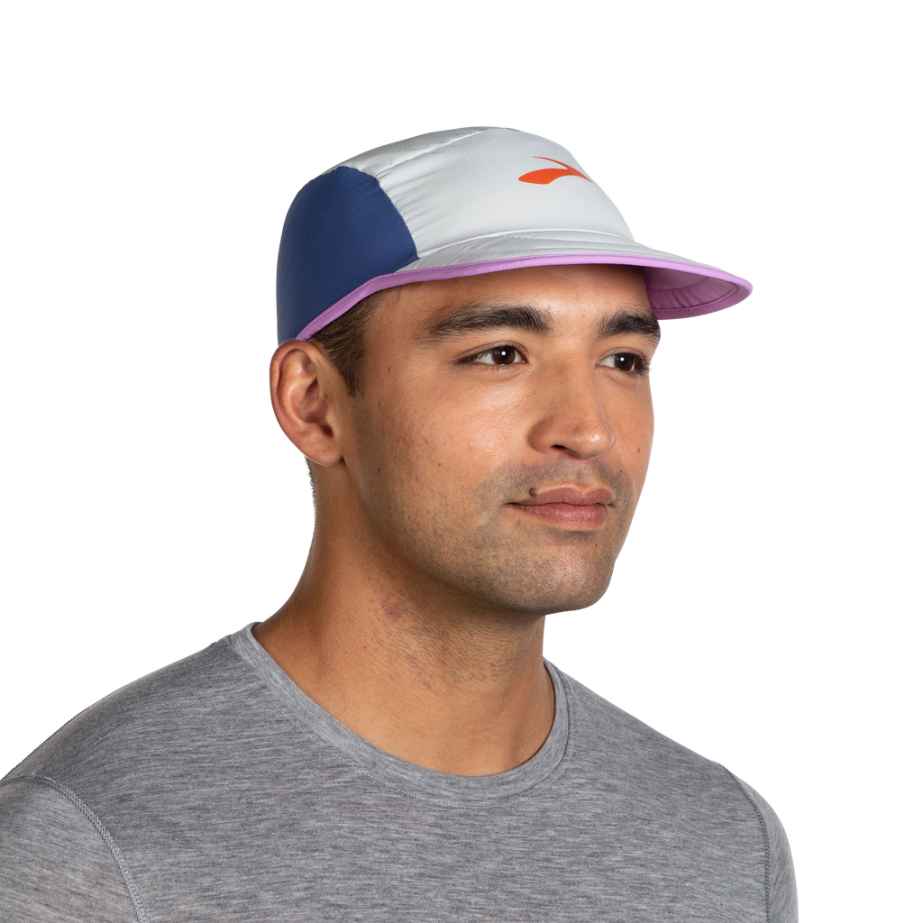 Unisex Brooks Packable Hat. Grey/Blue. Front/Lateral view.