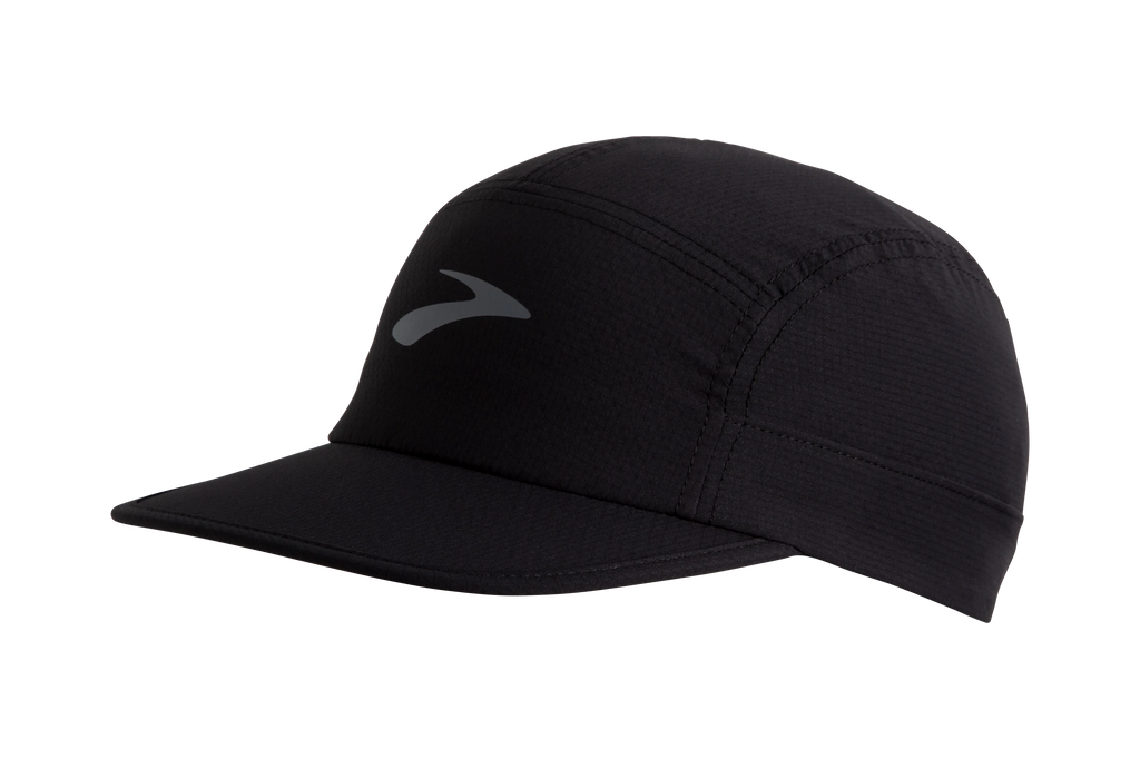 Unisex Brooks Propel Hat. Black. Front/Lateral view.