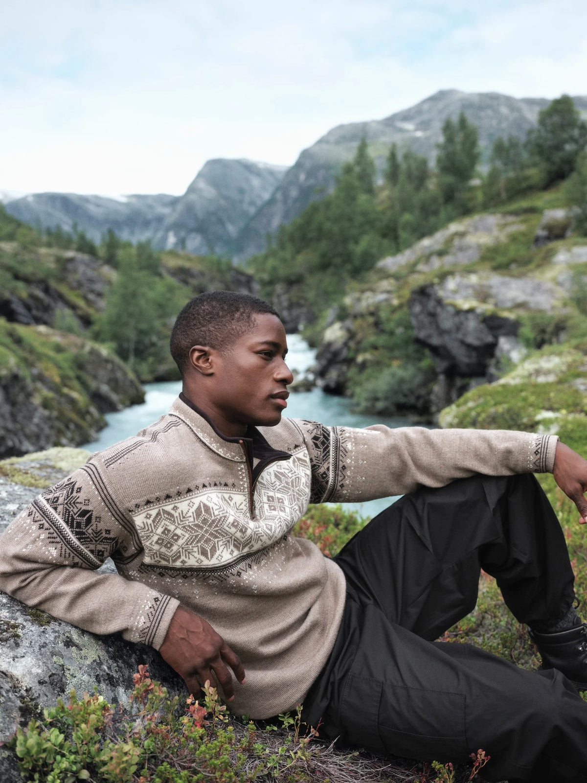 Dale of Norway Blyfjell Sweater Unisex in Mountainstone/Off White/Coffee