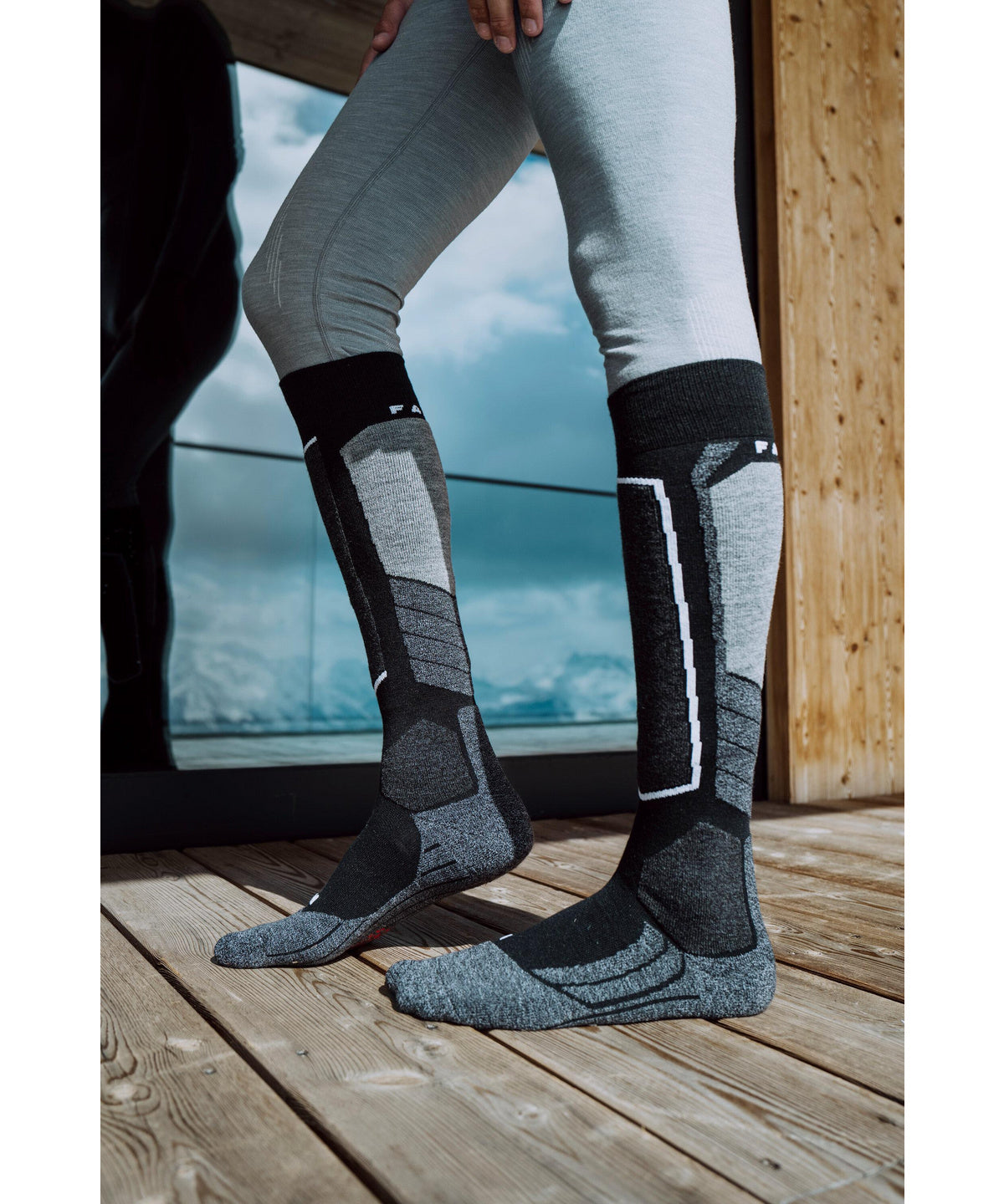 Falke SK2 Cashmere Intermediate Ski Socks Men's product image