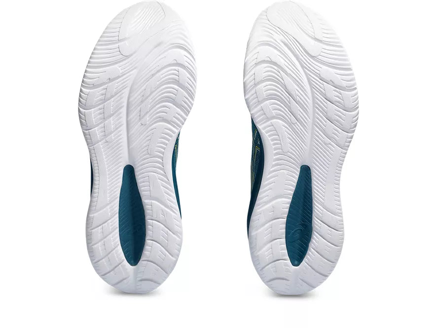 Men's Asics Gel-Cumulus 26. Blue/Green upper. Blue/Green midsole. Bottom view.