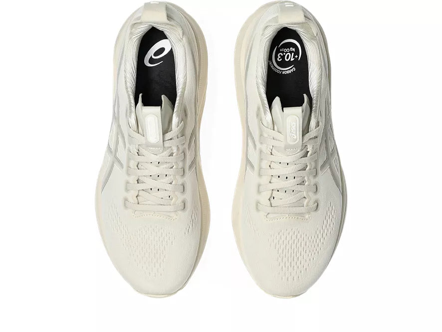 Men's Asics Gel Kayano 32. Beige upper. Beige midsole. Top view.