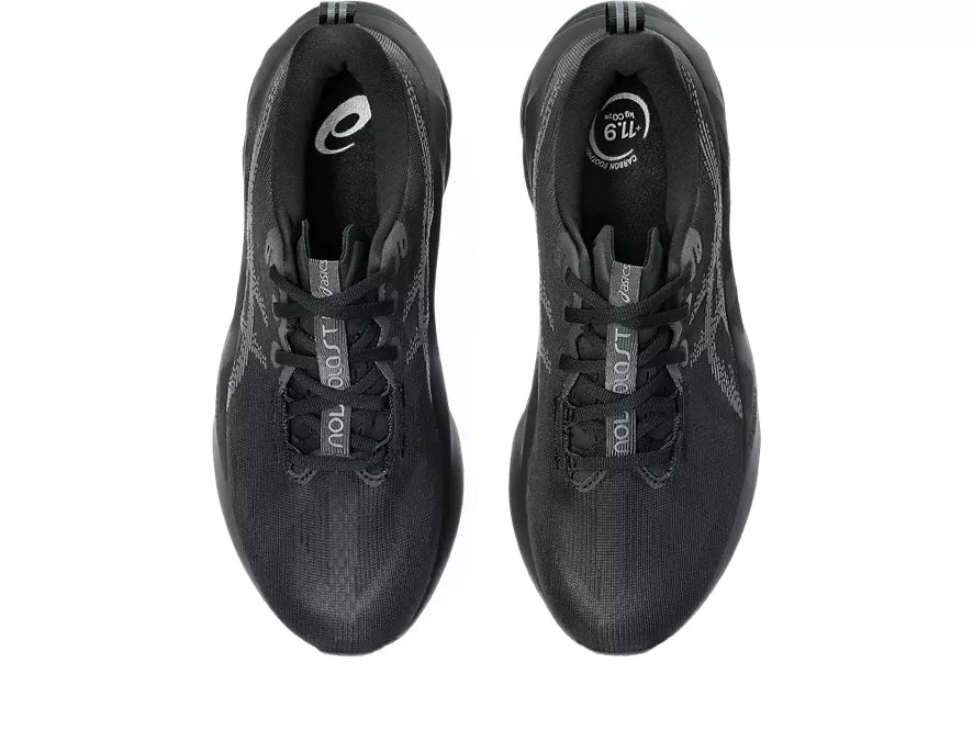 Men's Asics Novablast 5. Black upper. Black midsole. Top view.