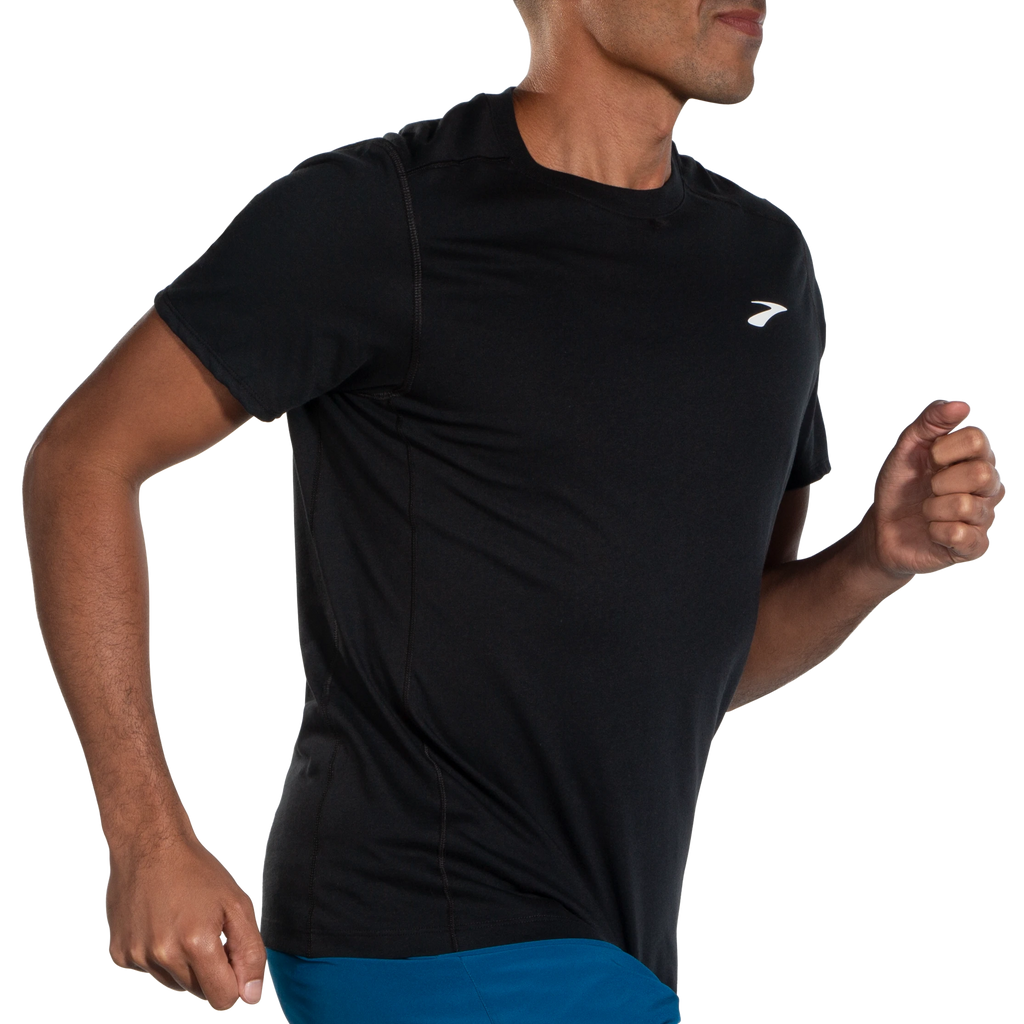 Men's Brooks Distance Short Sleeve 2.0. Black. Front/Lateral view.
