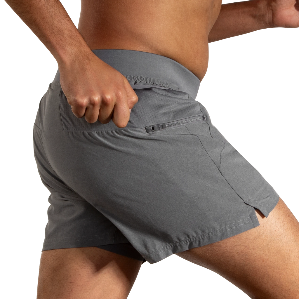 Men's Brooks Sherpa 5" 2-in-1 Shorts. Charcoal. Lateral view.