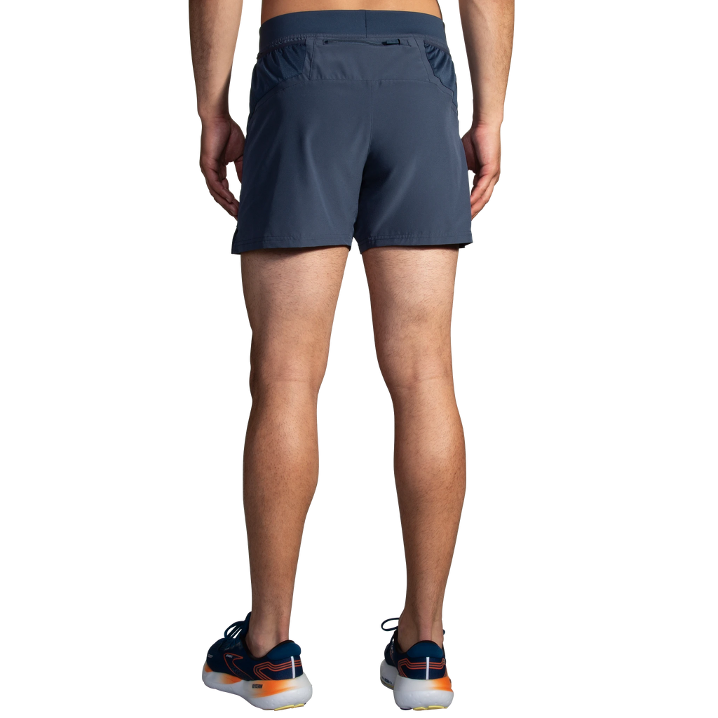 Men's Brooks Sherpa 5" Shorts. Blue/Grey. Rear view.