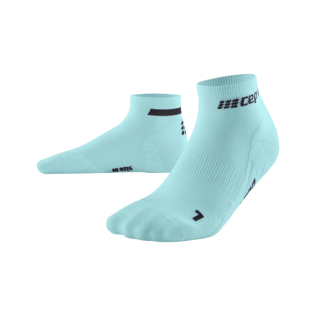 Men's CEP The Run 4.0 Low Cut Socks. Light Blue.