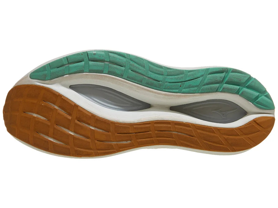 Men's Mizuno Neo Vista 2. White upper. White midsole. Bottom view.