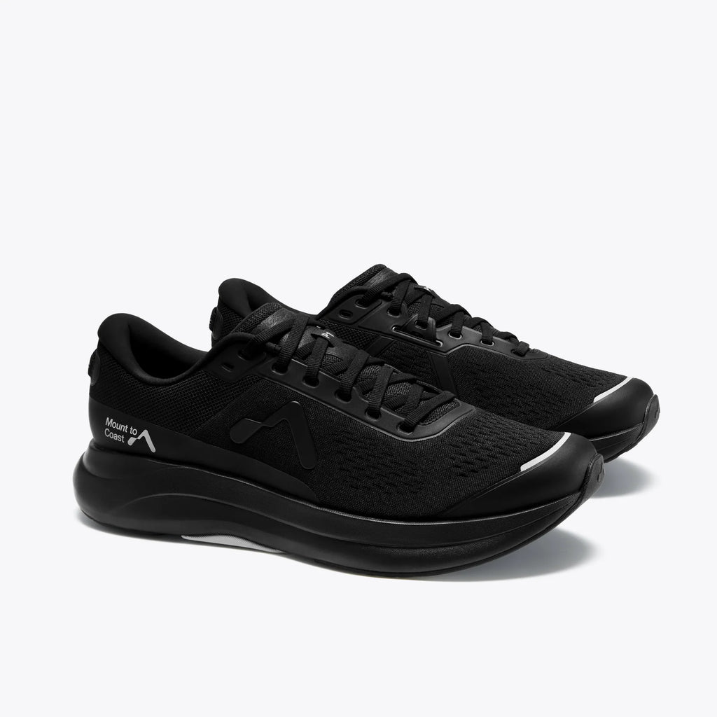 Men's Mount to Coast. P1. Black upper. Black midsole. Lateral view.