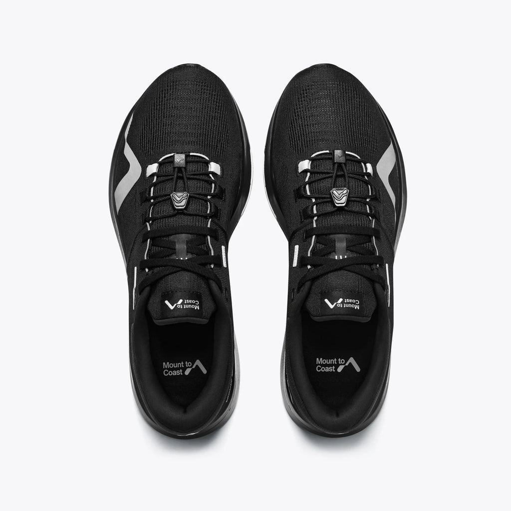 Men's Mount to Coast. R1. Black upper. Black midsole. Top view.