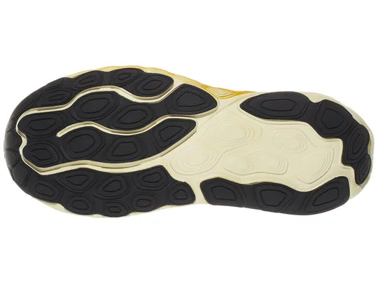 Men's New Balance 860 v14. White upper. Yellow midsole. Bottom view.