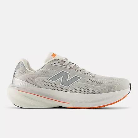 Men's New Balance 860 v15. Grey upper. White midsole. Lateral view.