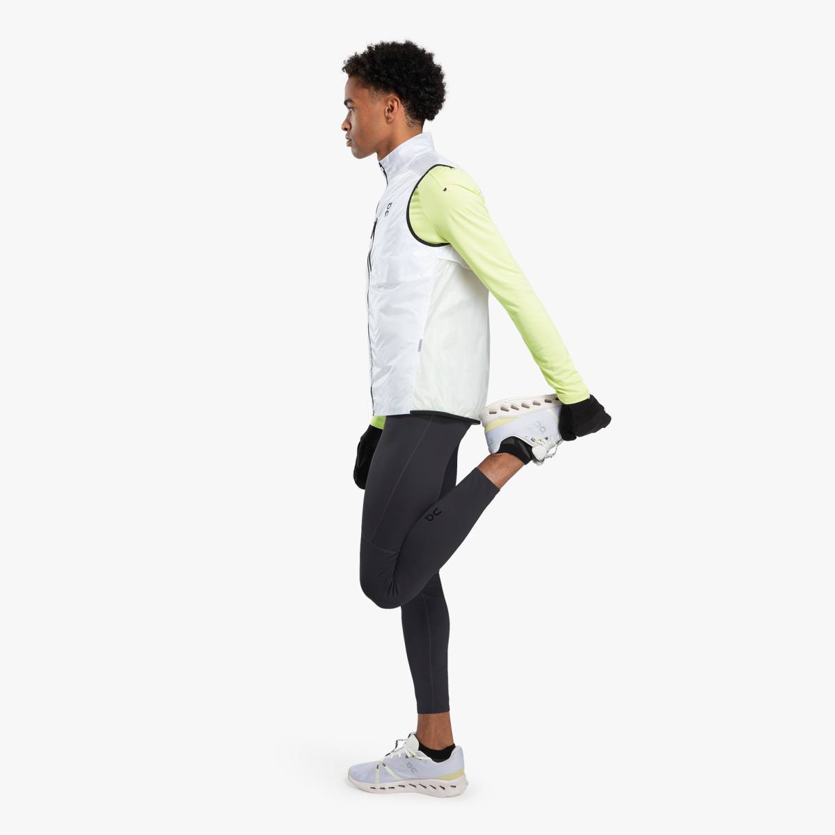 Men's On Running Performance Winter Tights. Black. Lateral view.