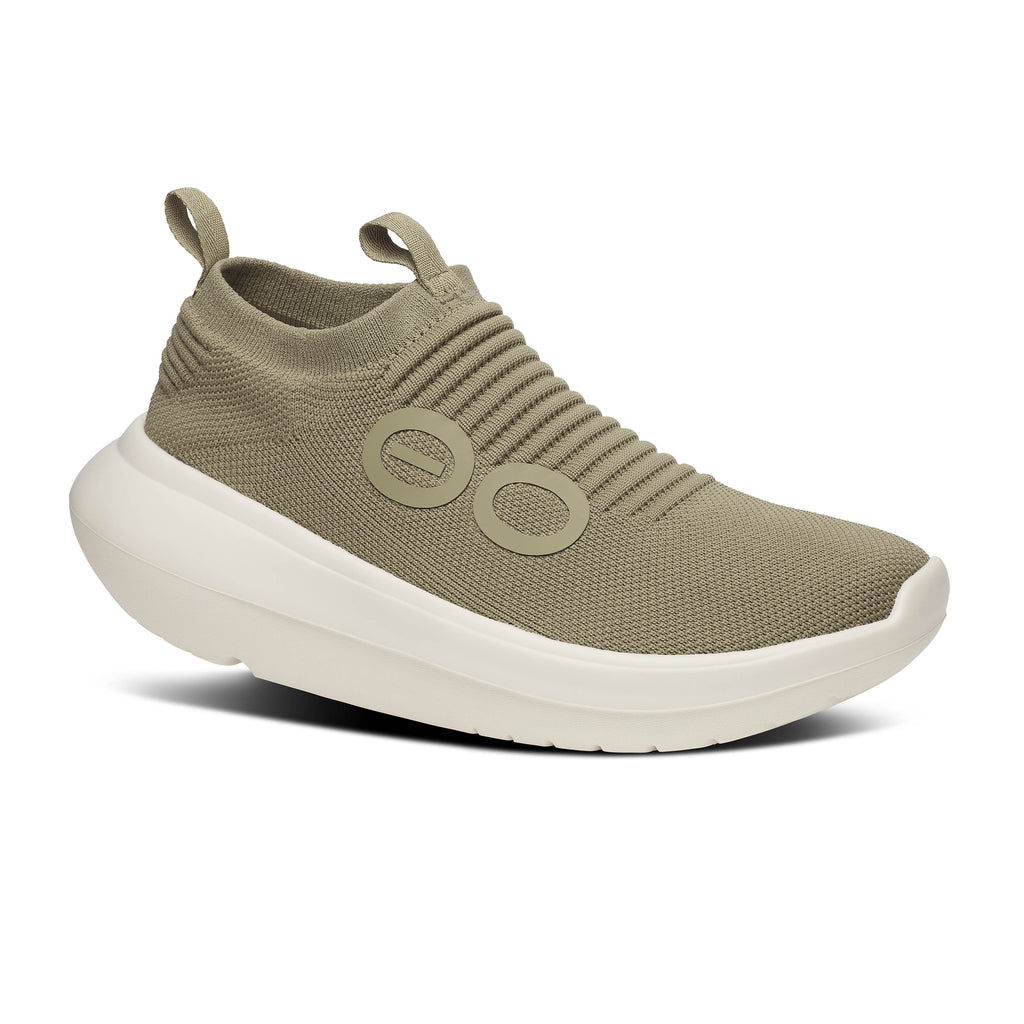 Men's Oofos Oomy Zen. Green upper. White midsole. Lateral view.