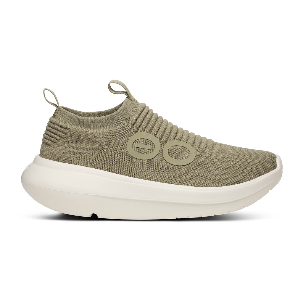 Men's Oofos Oomy Zen. Green upper. White midsole. Lateral view.