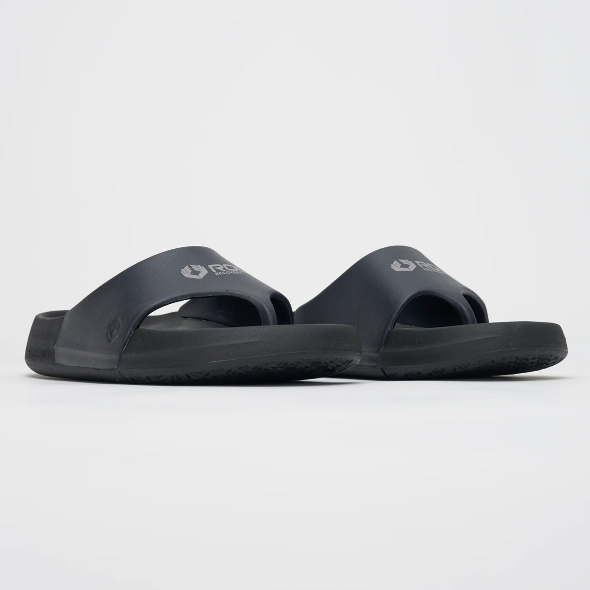 Men's Roll Recovery Superplush Flipflop. Black.