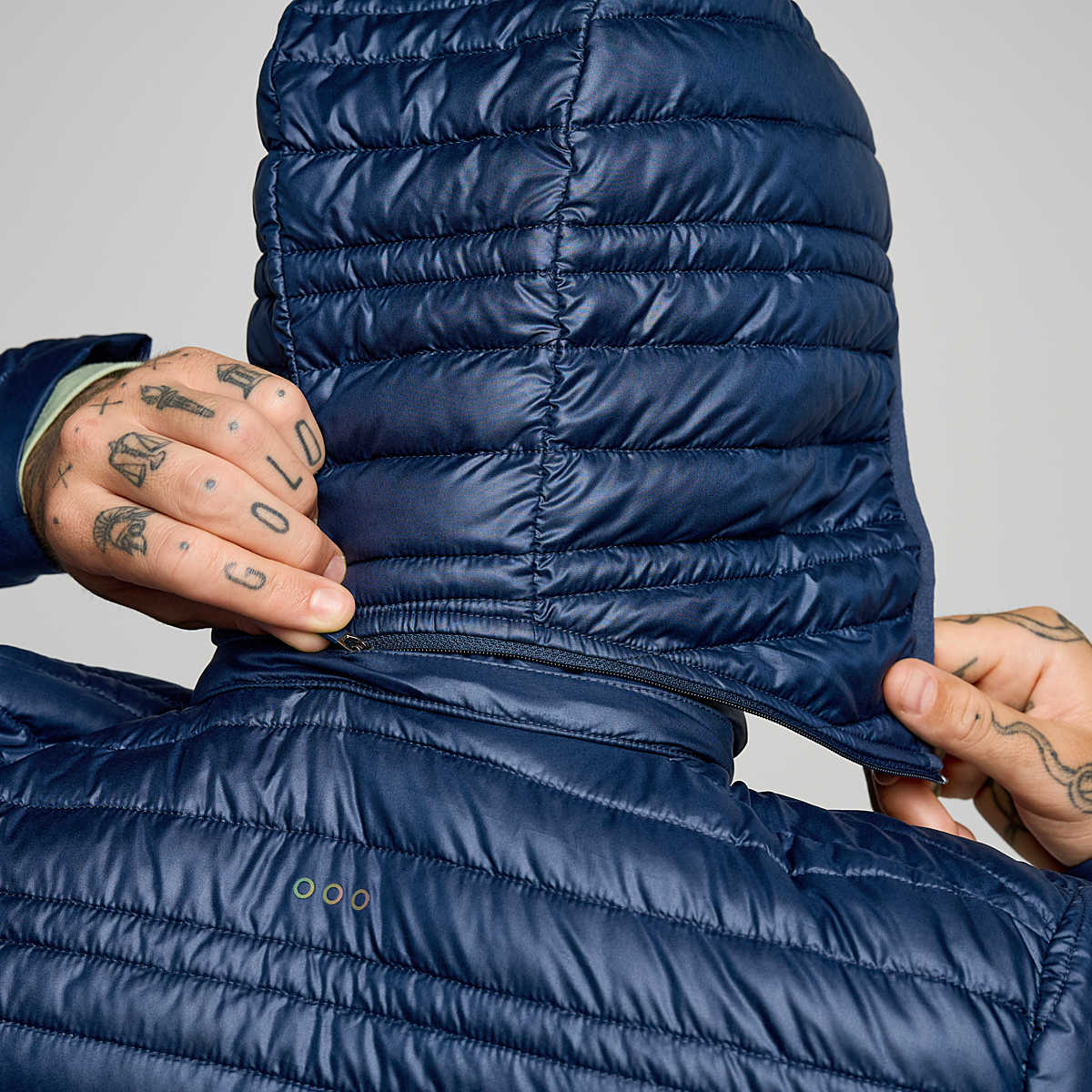 Men's Saucony Hurricane Insulated Jacket. Navy. Hood closeup.