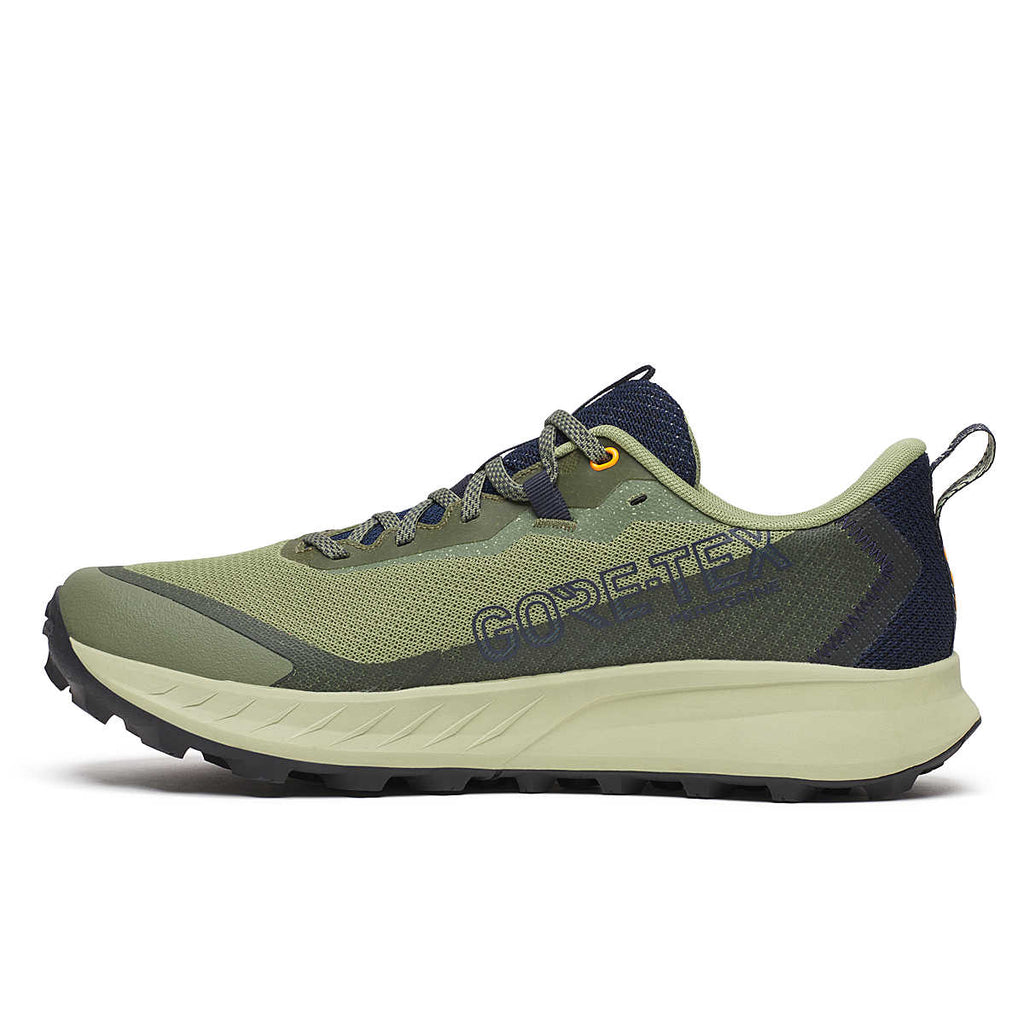 Men's Saucony Peregrine 15 GTX. Green upper. Tan midsole. Medial view.