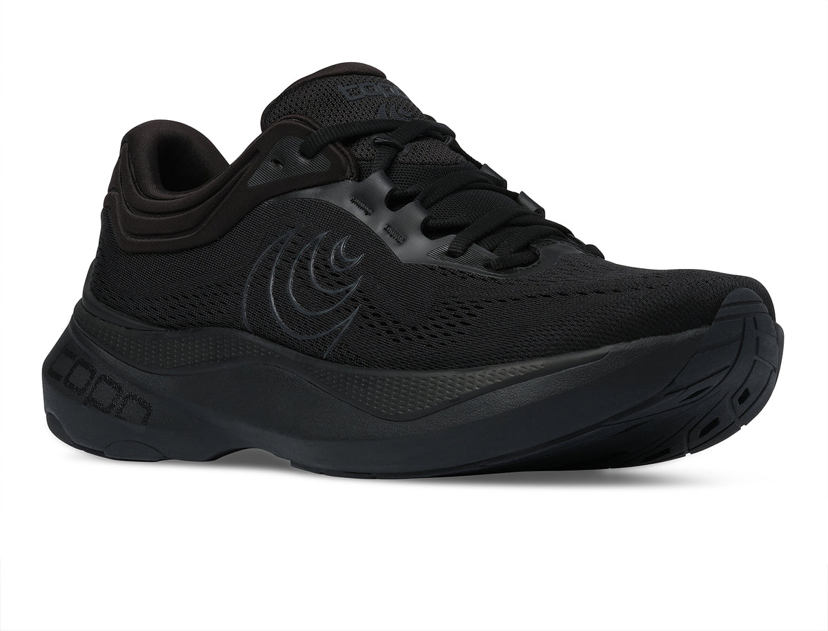 Men's Topo Aura 2. Black upper. Black midsole. Lateral view.