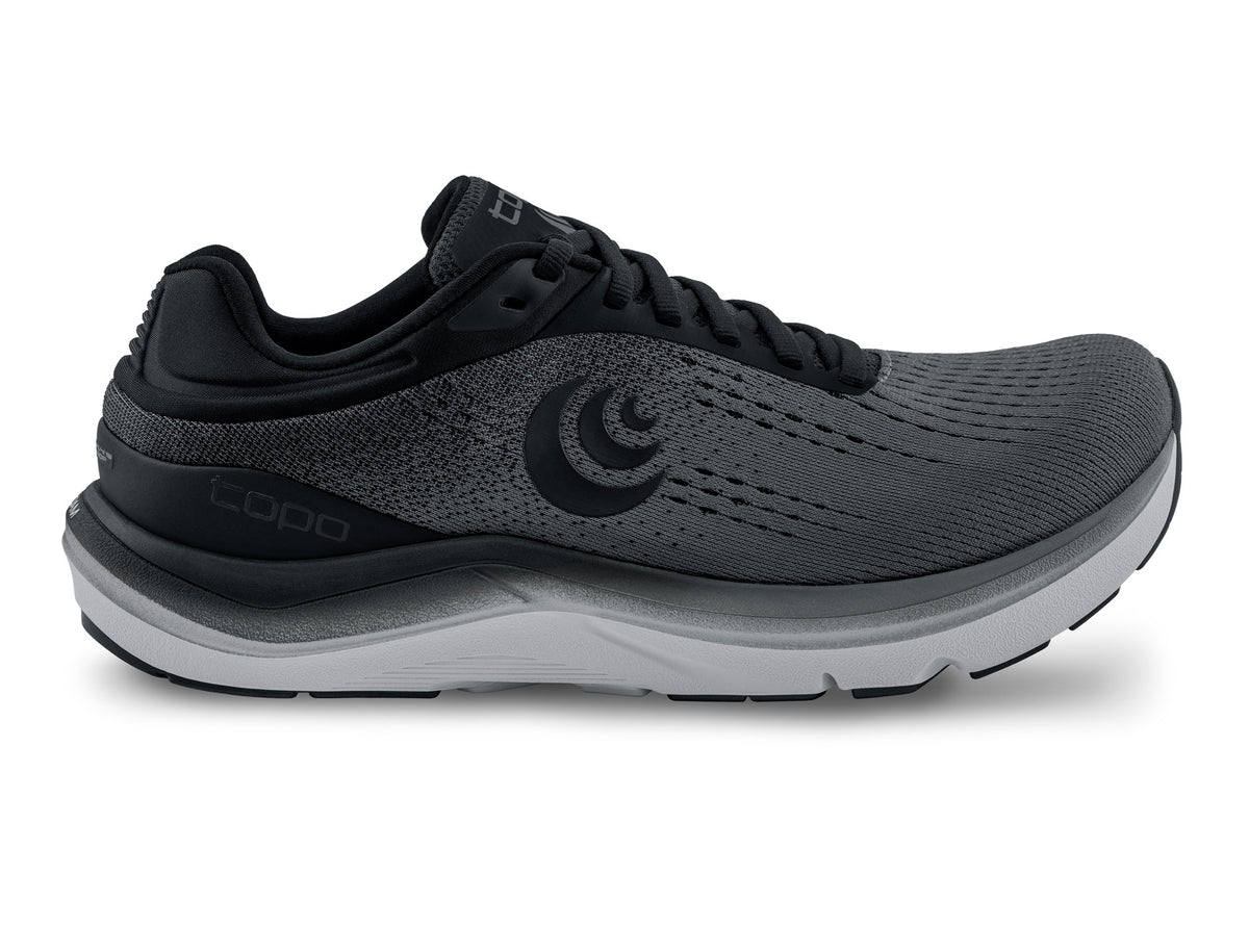 Men's Topo Magnifly 5. Grey upper. White midsole. Lateral view.