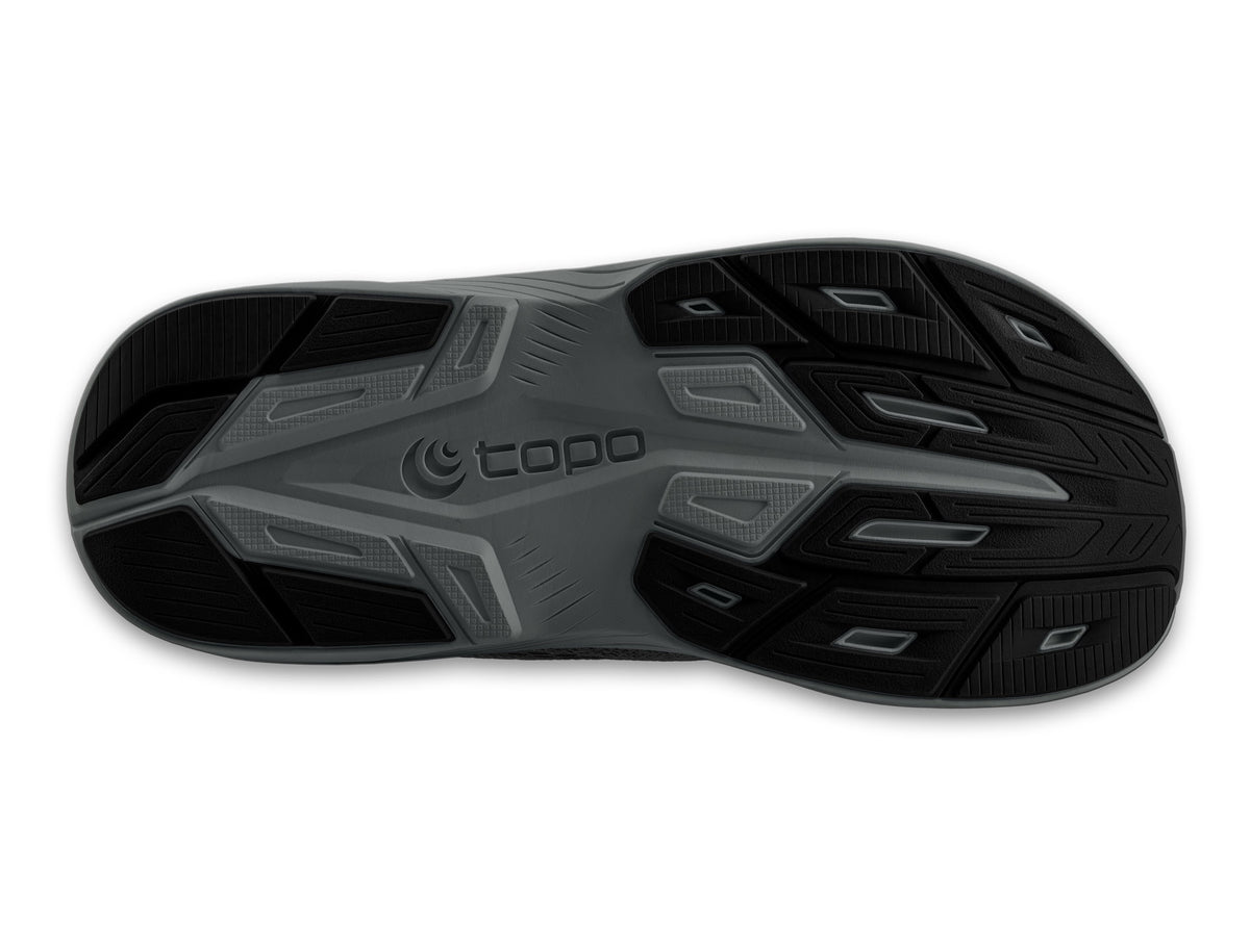 Men's Topo Magnifly 6. Black upper. Dark Grey midsole. Bottom view.