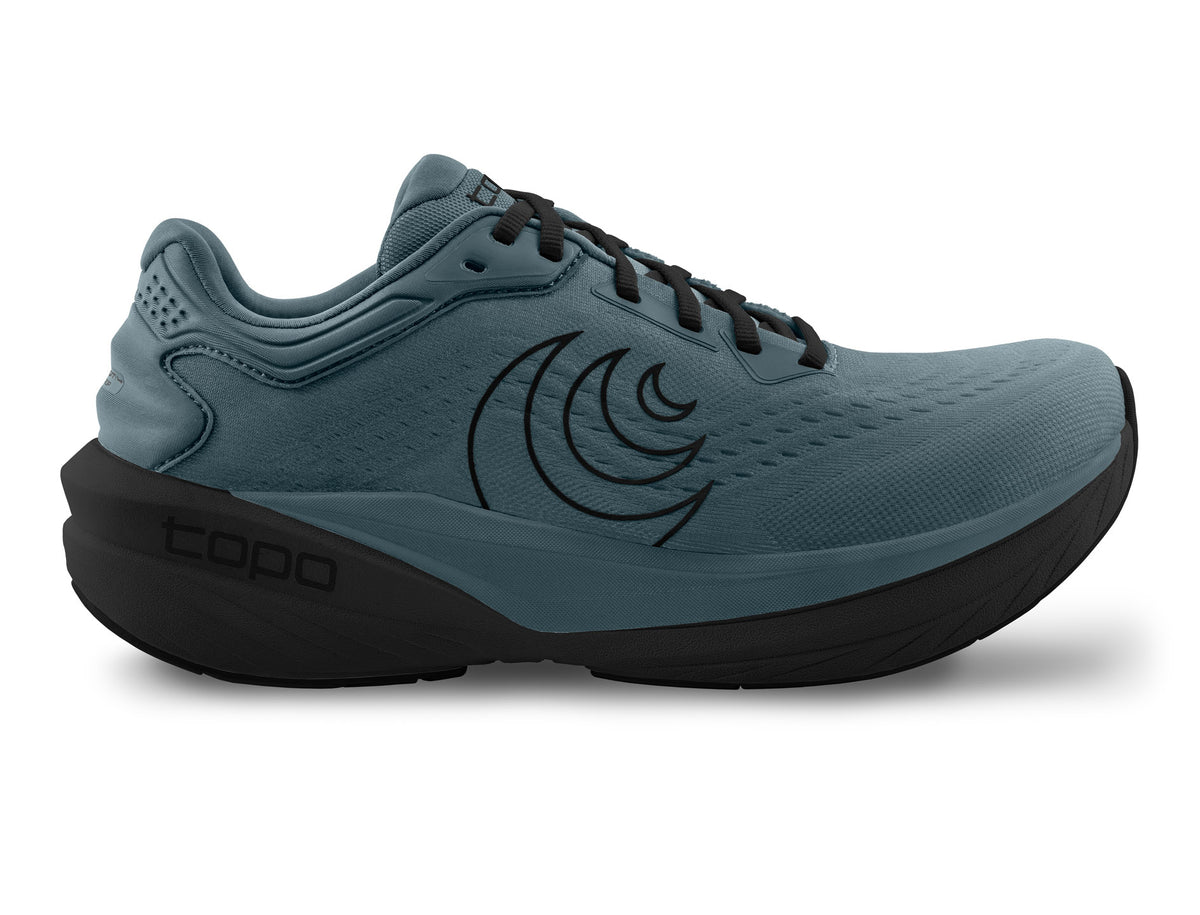 Men's Topo Phantom 4. Dark Grey upper. Black midsole. Lateral view.
