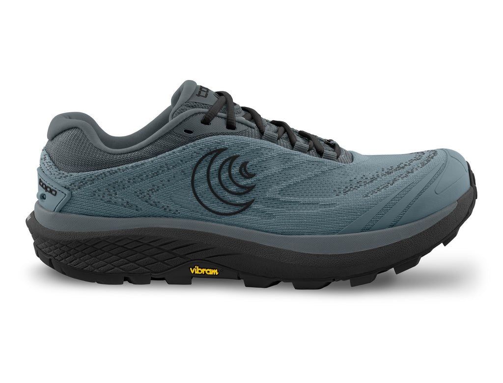 Men's Topo Pursuit 2. Dark Grey upper. Black midsole. Lateral view.
