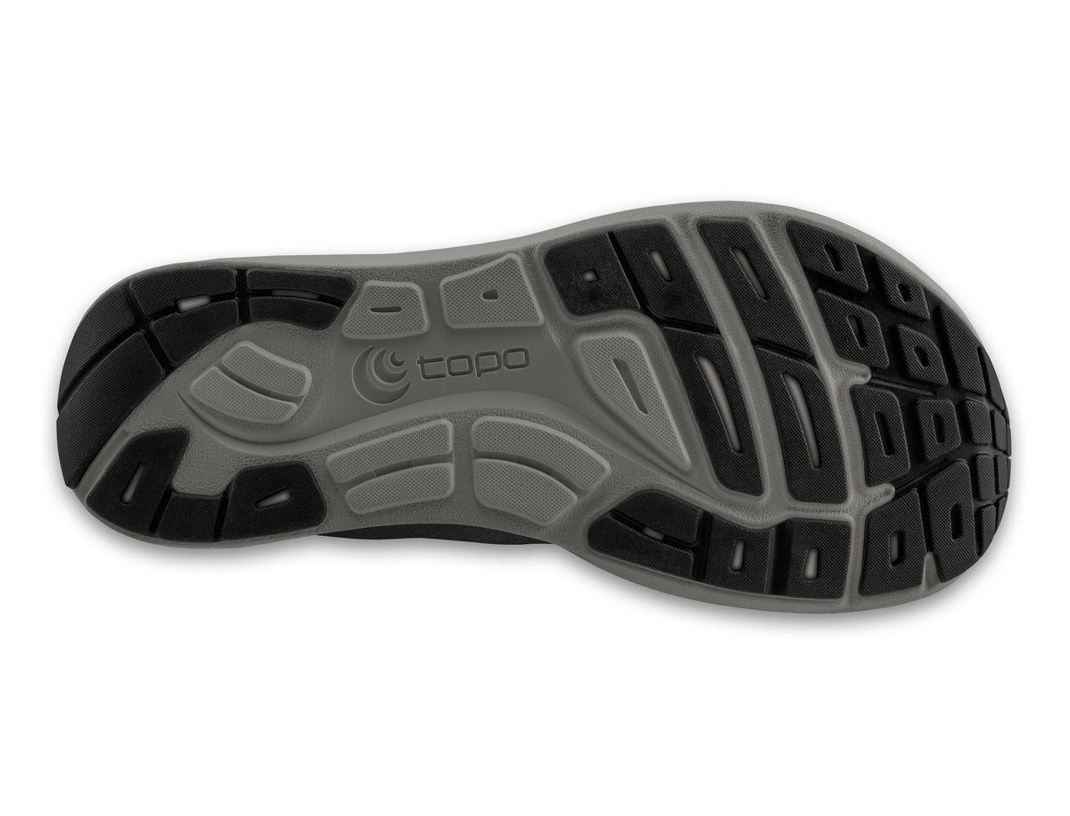 Men's Topo ST-6. Black upper. Dark Grey midsole. Bottom view.