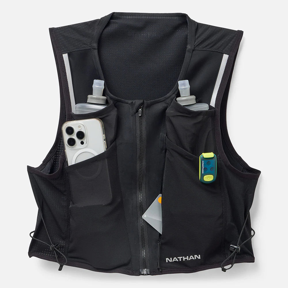 Nathan Aerozip 1 Liter Hydration Vest. Black.