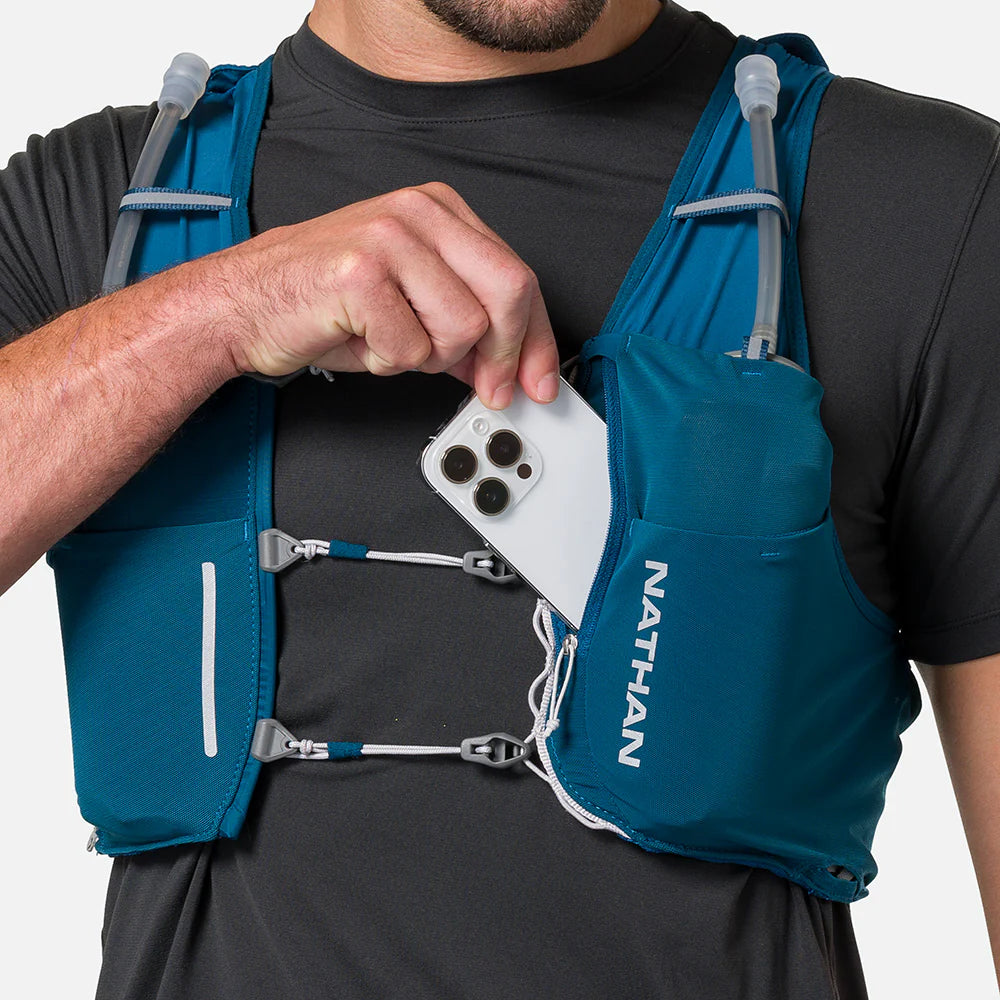 Nathan Pinnacle Pro 6 liter hydration vest. Blue.
