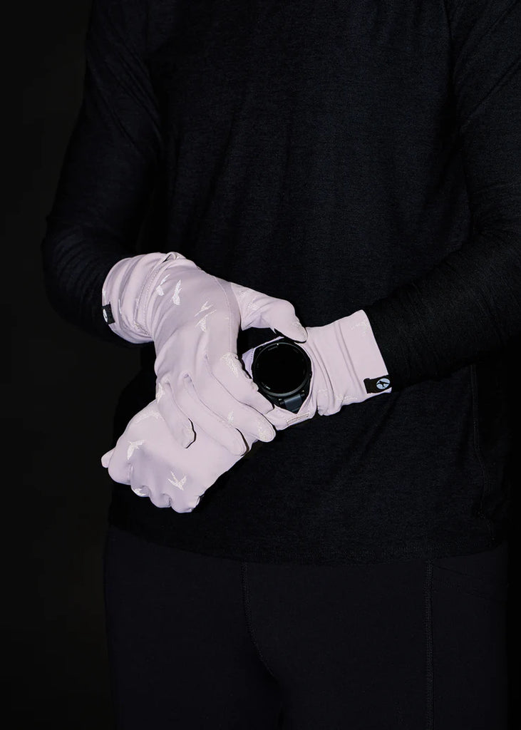 Women's Oiselle Firecracker Gloves. Lavender.