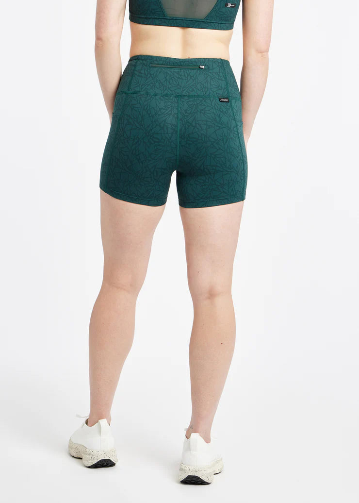 Women's Oiselle Pockito 4" Shorts. Green.
