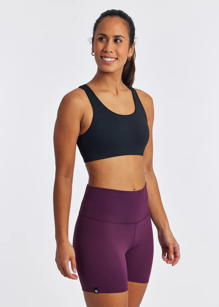 Women's Oiselle Squared Up Bra. Black.