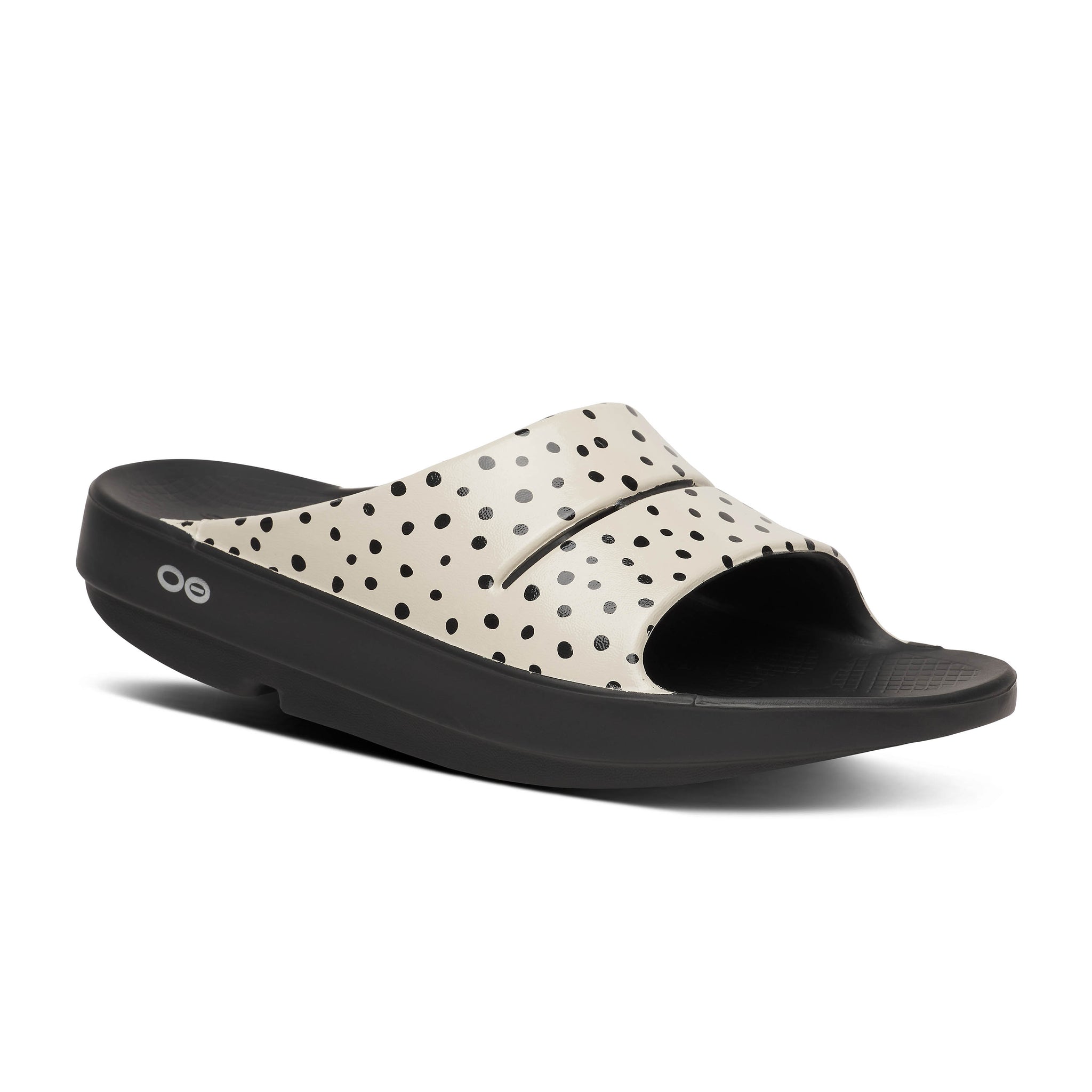 Oofos | OOmega OOahh Luxe Slide | Women's | Latte – Confluence