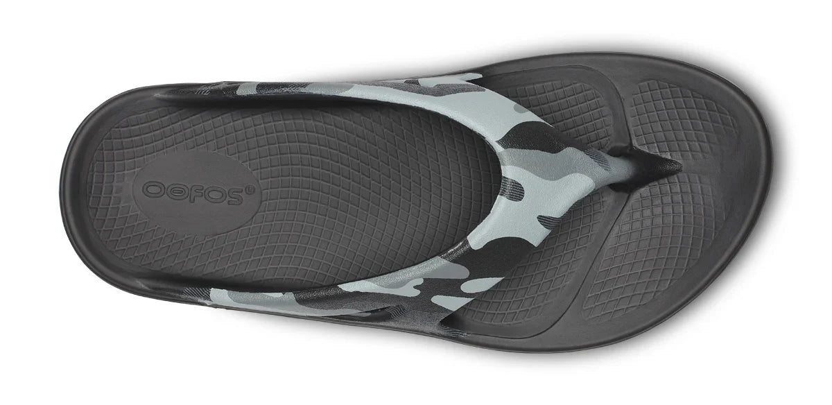 OOFOS OOriginal Sport Sandal in Night Camo. Camo upper and black midsole. Top view.