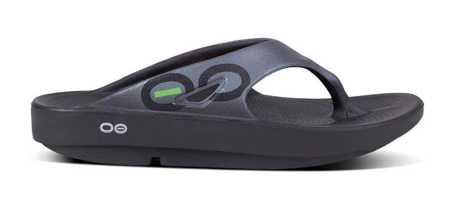 OOFOS OOriginal Sport Sandal in Graphite. Gray upper and black midsole. Lateral view.