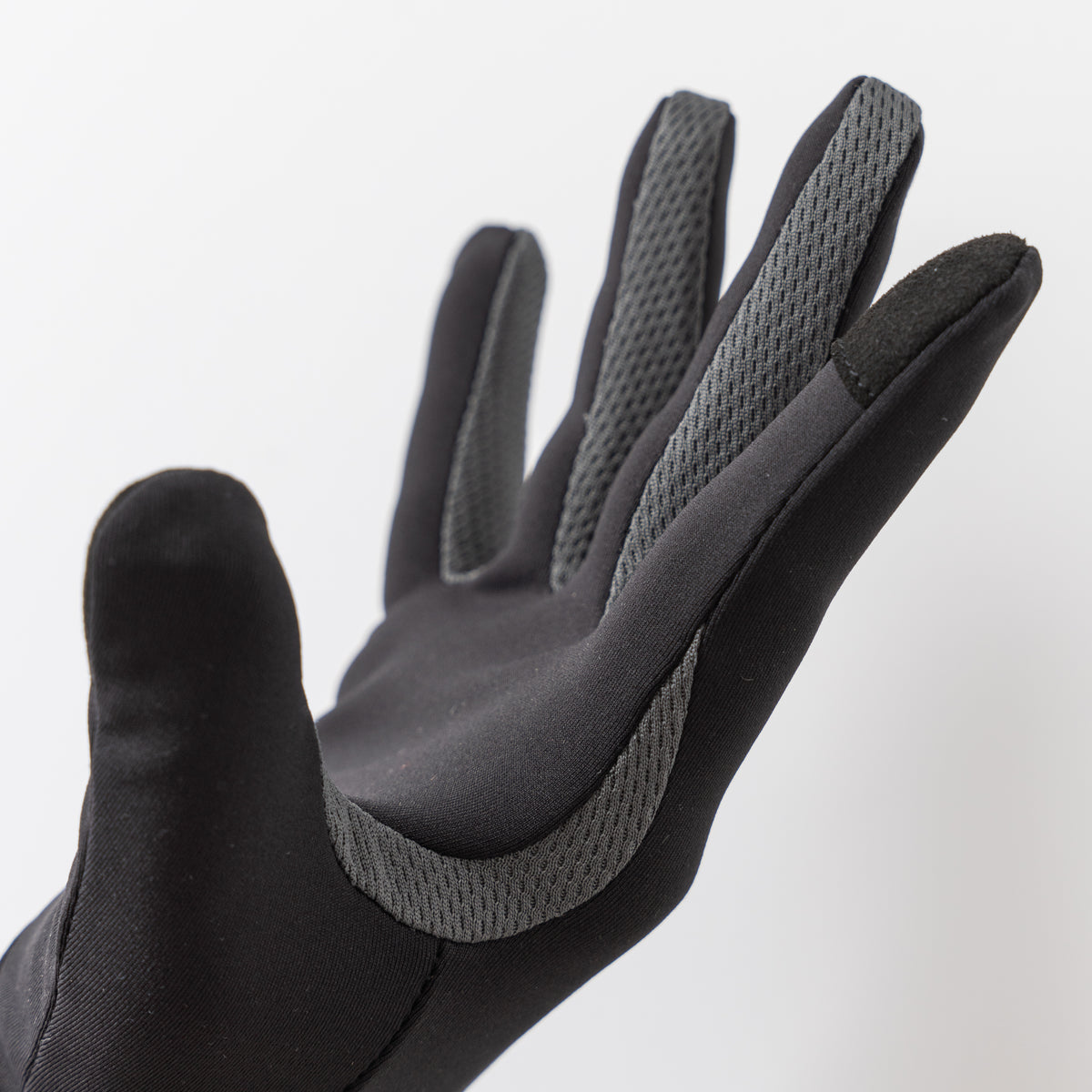 rabbit Tech Gloves in Black detail