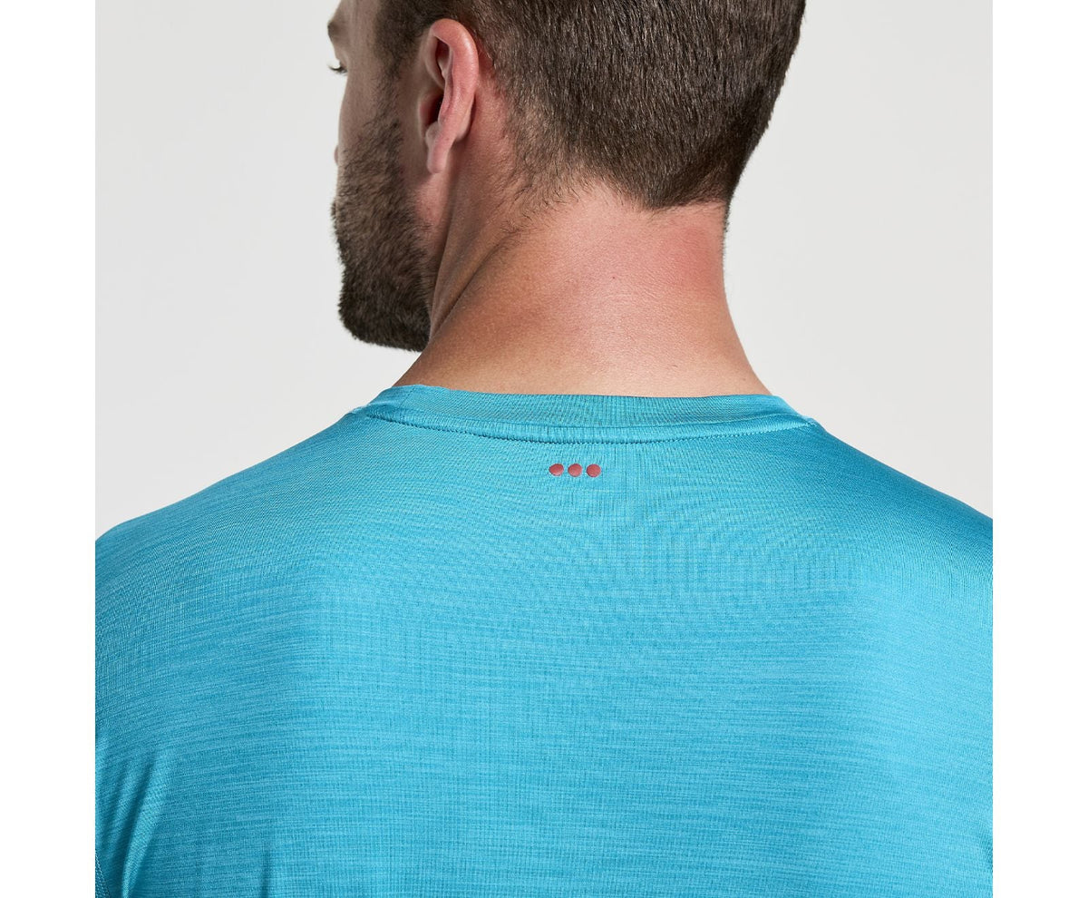 Men's Saucony Boulder Base Layer. Green/Blue. Rear view.