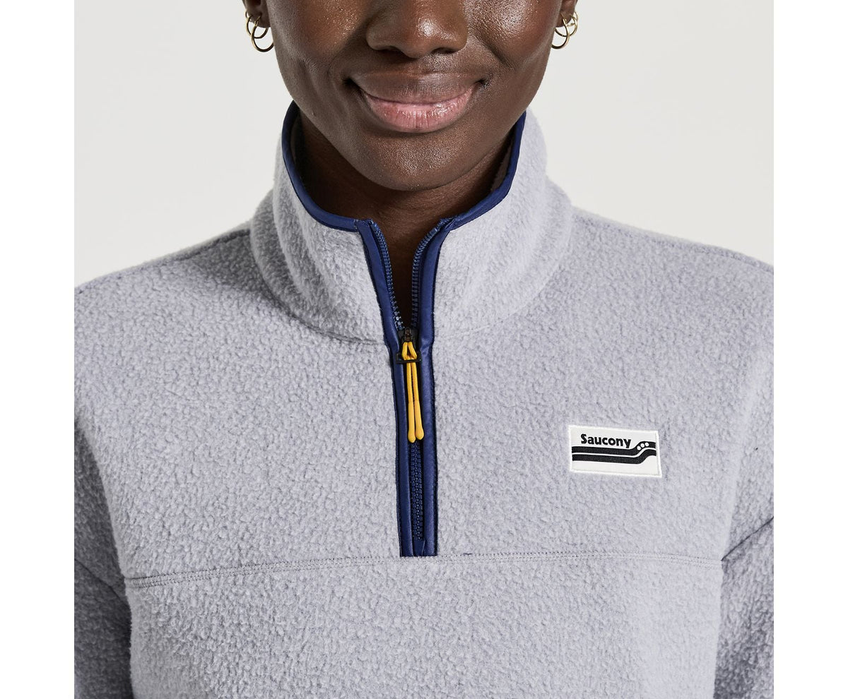 Women's Saucony Rested Sherpa 1/4 Zip. Light Grey Heather. Front view.