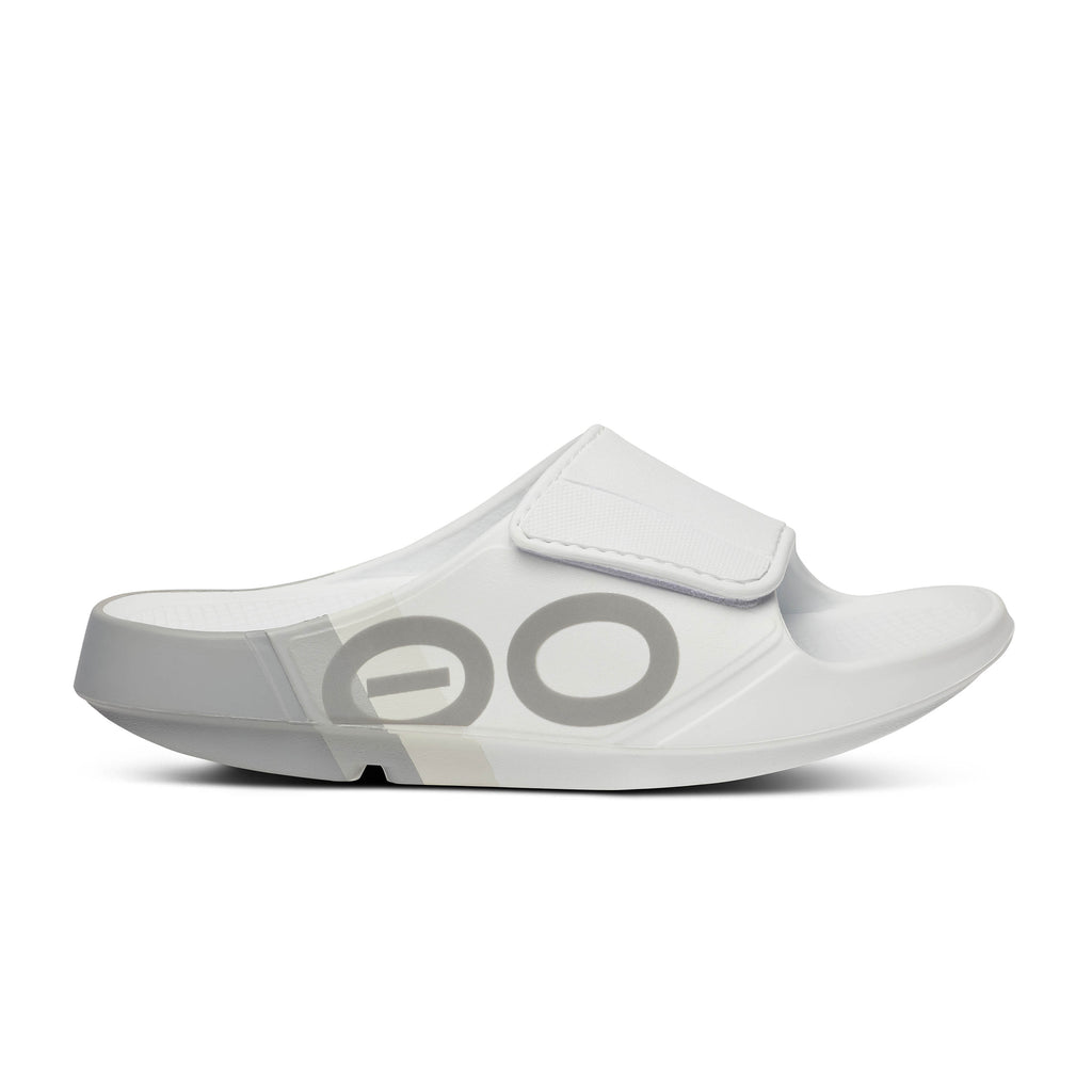 Unisex Oofos Ooahh Sport Flex Sandal. White and grey. Lateral view.