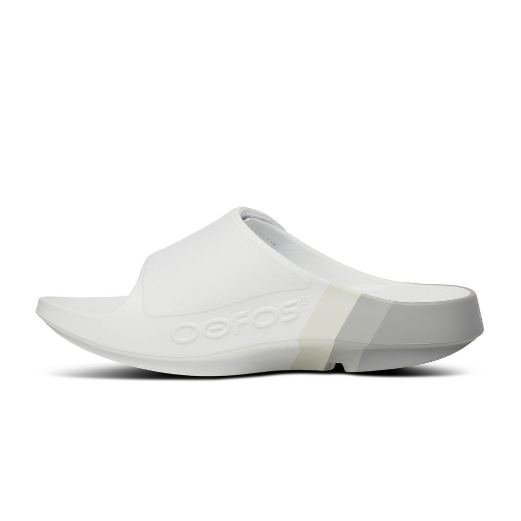 Unisex Oofos Ooahh Sport Flex Sandal. White and grey. Medial view.