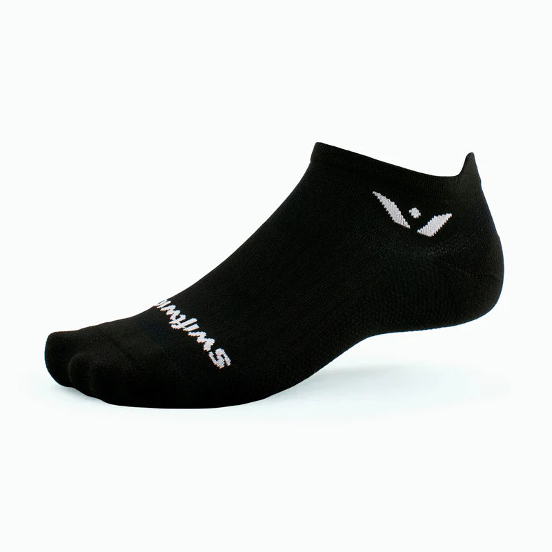 Unisex Swiftwick Aspire Zero Tab. Black. Lateral view.