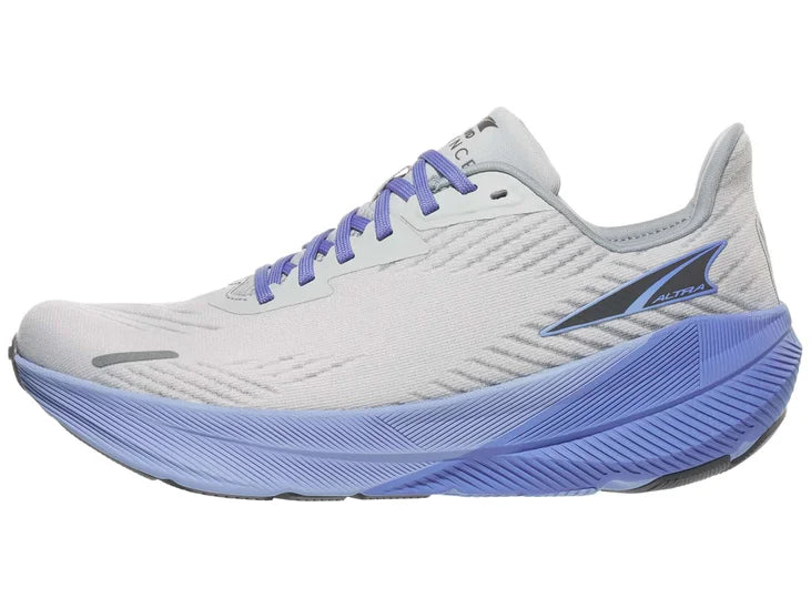 Women's Altra FWD Experience. Light grey upper. Light purple midsole. Lateral view.