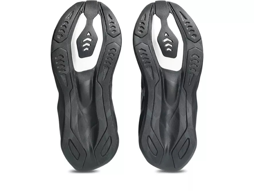 Women's Asics Novablast 6 Black/Black outsole view