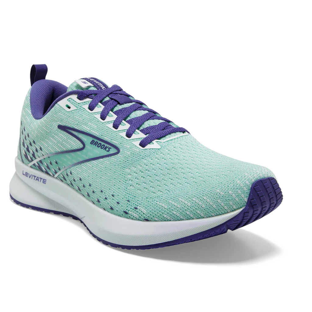Women's Brooks Levitate 5. Light green upper. White midsole. Front/Lateral view.