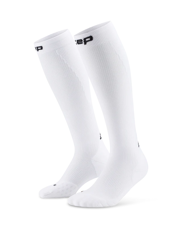 Women's CEP Core Run Socks 5.0. White.