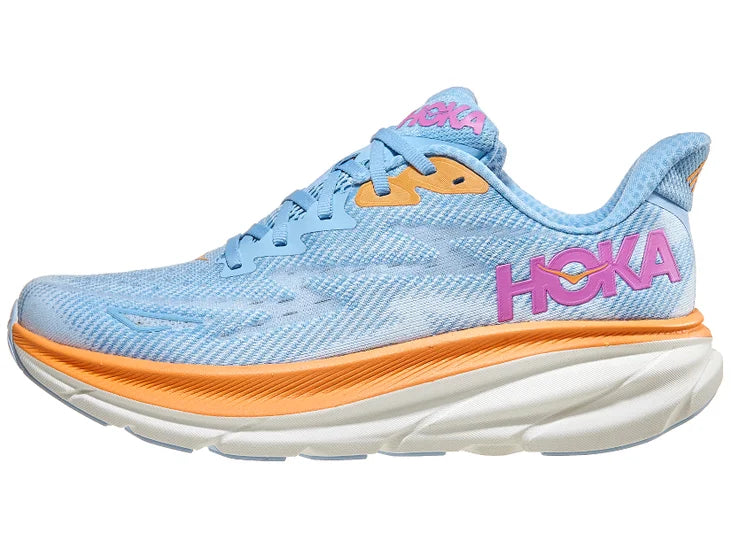 Women's blue and sales orange running shoes