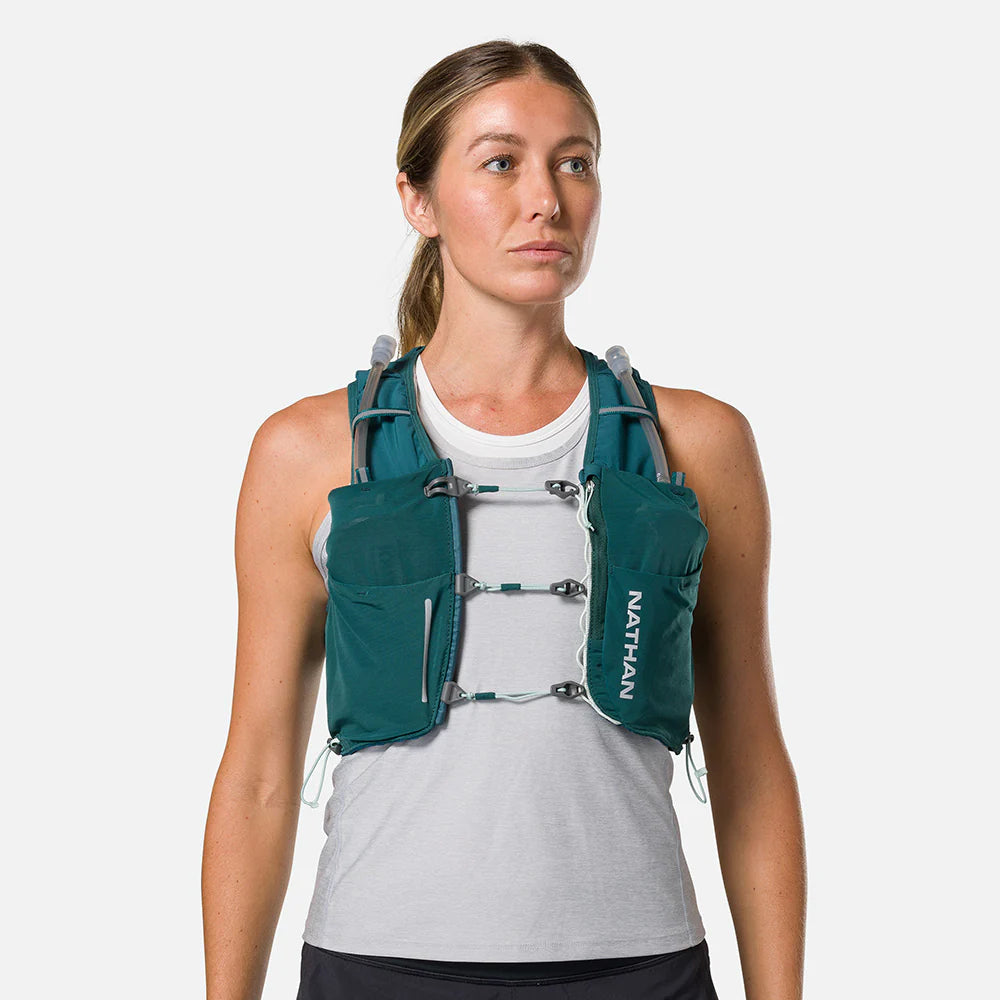Women's Nathan Pinnacle Pro 6 Liter Hydration Vest. Black.